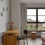 아파트 Solidarnosc Three Bedrooms & Garden *