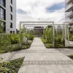 Solidarnosc Three Bedrooms & Garden 아파트 *