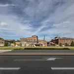 아파트 Solidarnosc Three Bedrooms & Garden *