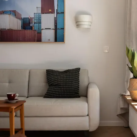 Apartment Solidarnosc Three Bedrooms & Garden Danzig