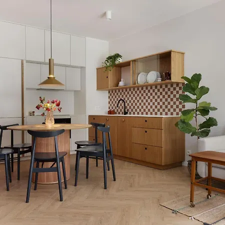 شقة Solidarnosc - 3 Bedrooms With Garden *