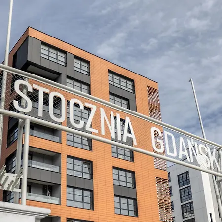 Solidarnosc Three Bedrooms & Garden شقة *