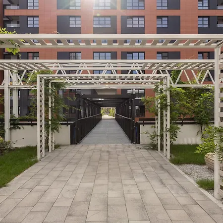 شقة Solidarnosc Three Bedrooms & Garden *