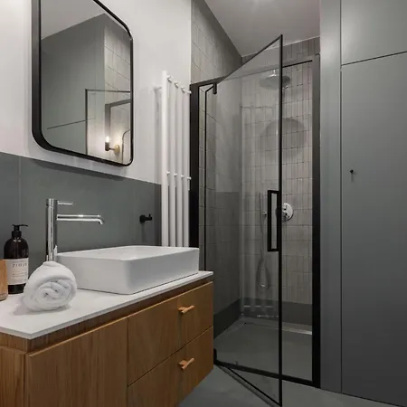 شقة Solidarnosc Three Bedrooms & Garden