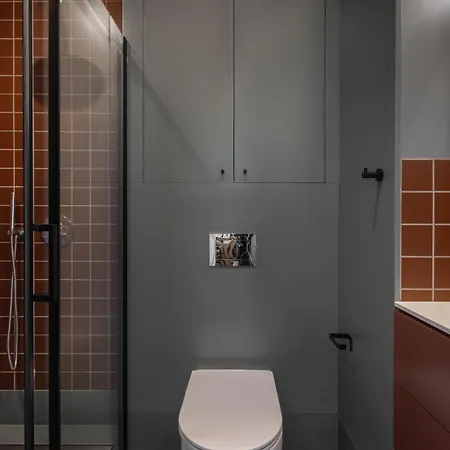 Solidarnosc Three Bedrooms & Garden غدانسك