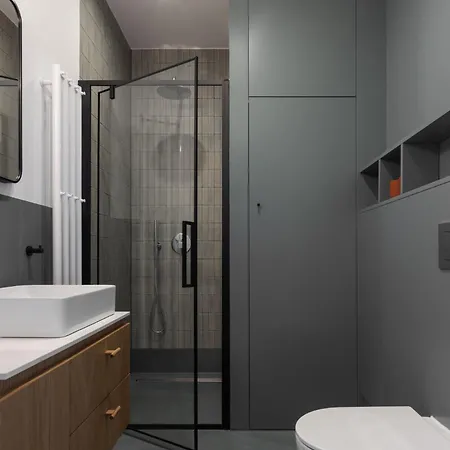 Solidarnosc Three Bedrooms & Garden דירה *