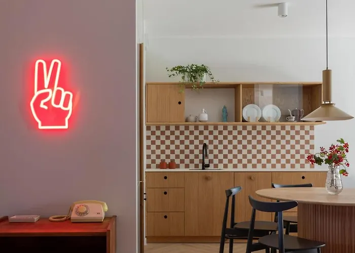 Daire Solidarnosc Three Bedrooms & Garden