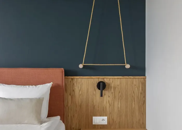 Solidarnosc Three Bedrooms & Garden *