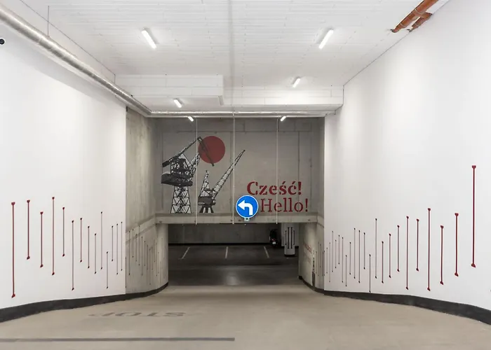 Daire Solidarnosc Three Bedrooms & Garden *