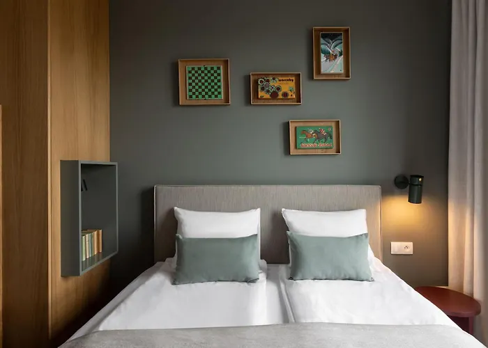 Solidarnosc Three Bedrooms & Garden Daire *