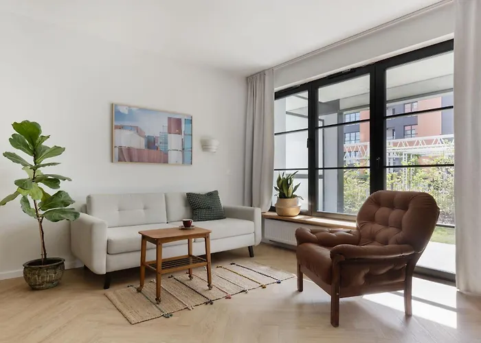 Solidarnosc Three Bedrooms & Garden * Gdansk