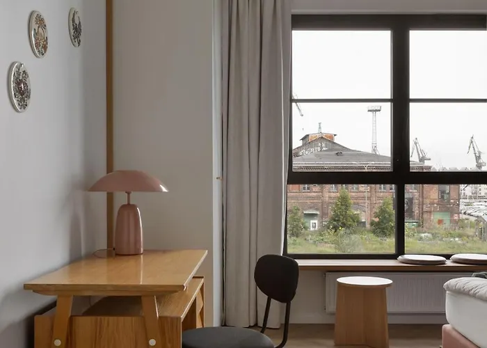 Daire Solidarnosc Three Bedrooms & Garden *