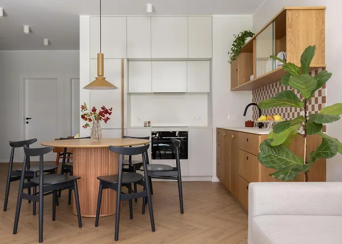 Solidarnosc Three Bedrooms & Garden *