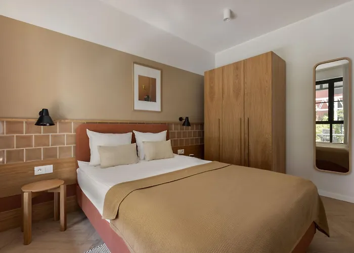 Solidarnosc Three Bedrooms & Garden Daire