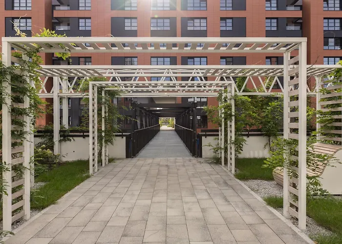 Daire Solidarnosc Three Bedrooms & Garden *