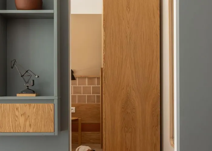 Solidarnosc Three Bedrooms & Garden Daire *