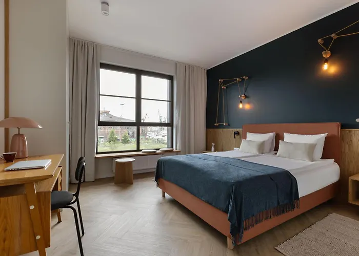 Daire Solidarnosc Three Bedrooms & Garden